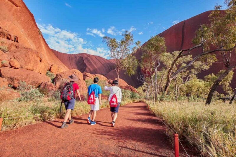 Uluru: Sacred Sites & Sunset Tour with Wine & Cheeseboard - The Perfect Audience for This Tour