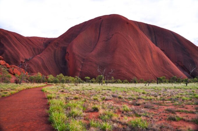 Uluru: Sacred Sites & Sunset Tour With Wine & Cheeseboard - Witnessing Ulurus Sunset