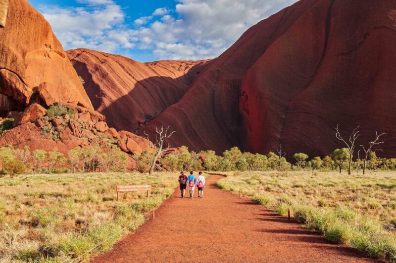 Uluru: Sacred Sites Tour + Sparkling at Sunset & BBQ Dinner - Uluru-Kata Tjuta Cultural Center