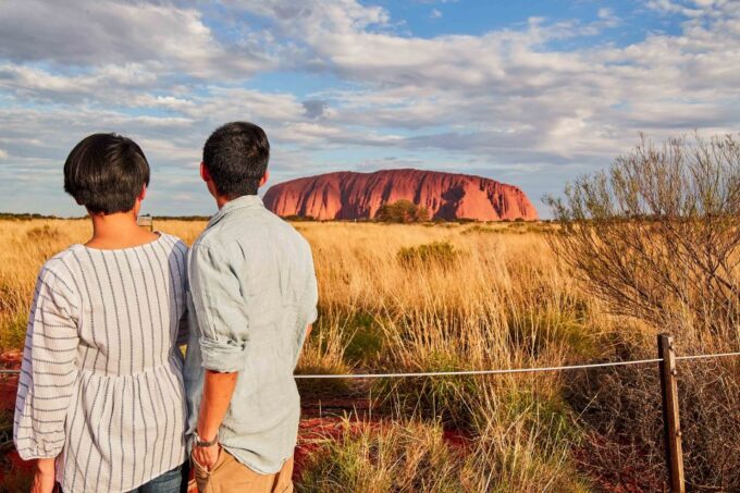 Uluru: Sacred Sites Tour + Sparkling at Sunset & BBQ Dinner - Aussie-style BBQ Dinner