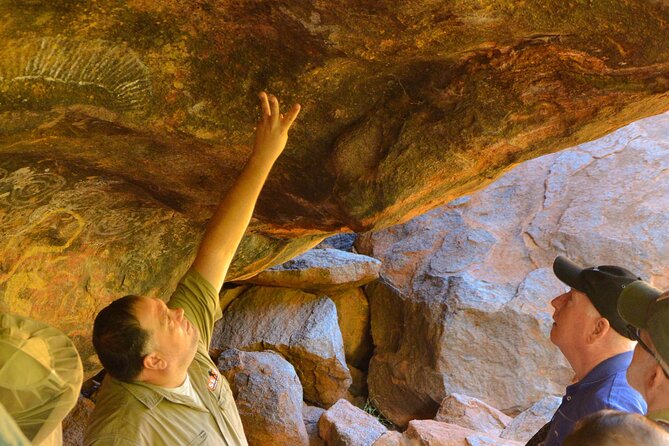Uluru Small Group Tour Including Sunset - Duration and Group Size