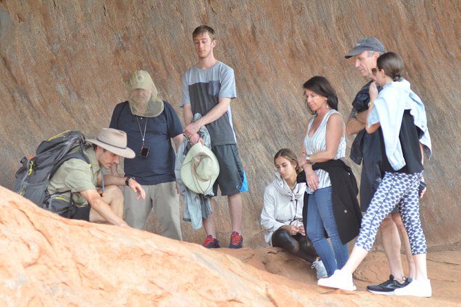 Uluru Small Group Tour Including Sunset - Uluru Sunset Viewing