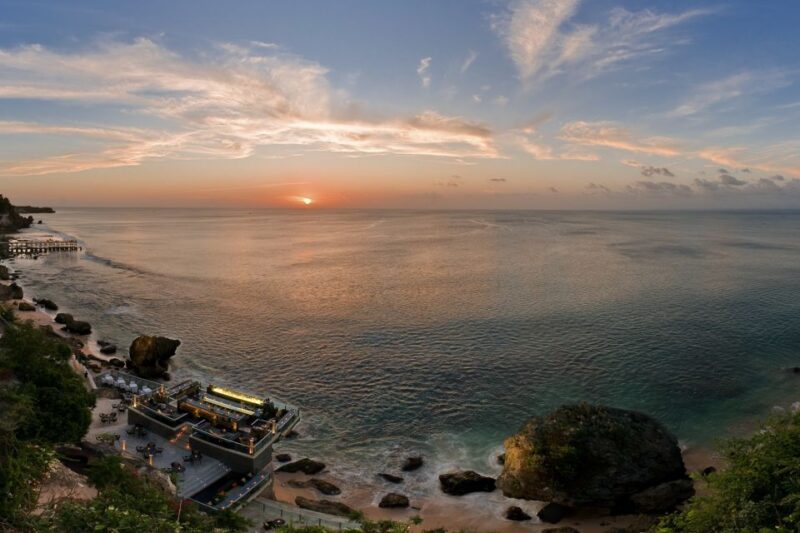 Uluwatu: Beach Club and Cliffside Private Bar Hopping Tour - Experience Highlights