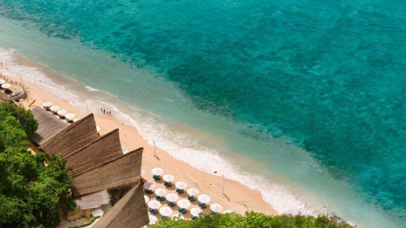 Uluwatu: Beach Club and Cliffside Private Bar Hopping Tour - Sundays Beach Club