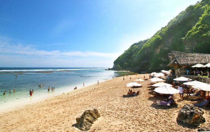 Uluwatu: Beach Club and Cliffside Private Bar Hopping Tour - Rock Bar