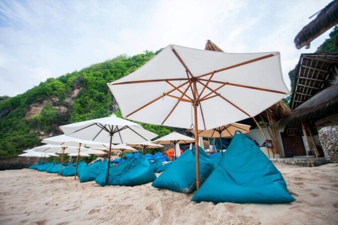 Uluwatu: Beach Club and Cliffside Private Bar Hopping Tour - Frequently Asked Questions