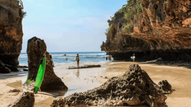 Uluwatu: Padang-Padang, Suluban Beach & Uluwatu Kecak Dance - Scenic Sunset at Uluwatu