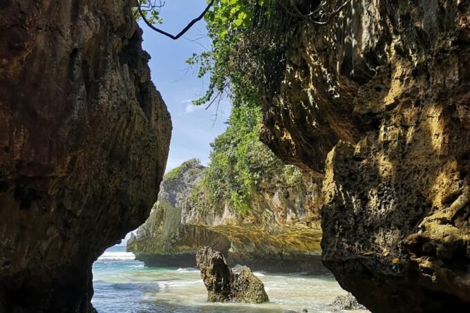 Uluwatu: Padang-Padang, Suluban Beach & Uluwatu Kecak Dance - Frequently Asked Questions