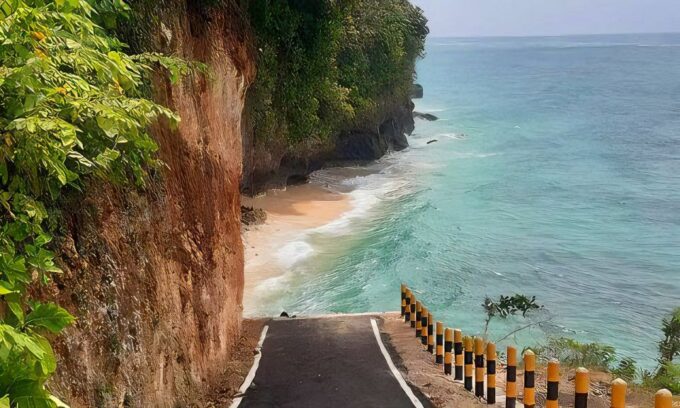 Uluwatu : Private South Bali Tour With Kecak Fire Dance - Balinese Sunset and Kecak Fire Dance