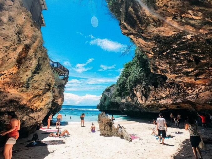 Uluwatu : Private South Bali Tour With Kecak Fire Dance - BBQ Seafood Dinner