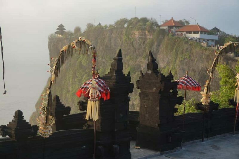 Uluwatu Sunset Temple - Kecak Dance Show & Seafood Dinner - FAQ