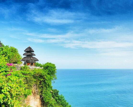 Uluwatu Surrounding: GWK- Padang Beach- Uluwatu Temple - Key Points