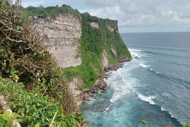 Uluwatu Temple Kecak And Dinner Half Day Private Guided Tour - Tour Overview and Features