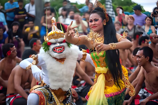 Uluwatu Temple, Kecak Dance and Jimbaran Seafood Dinner Tour - Exploring Uluwatu Temple