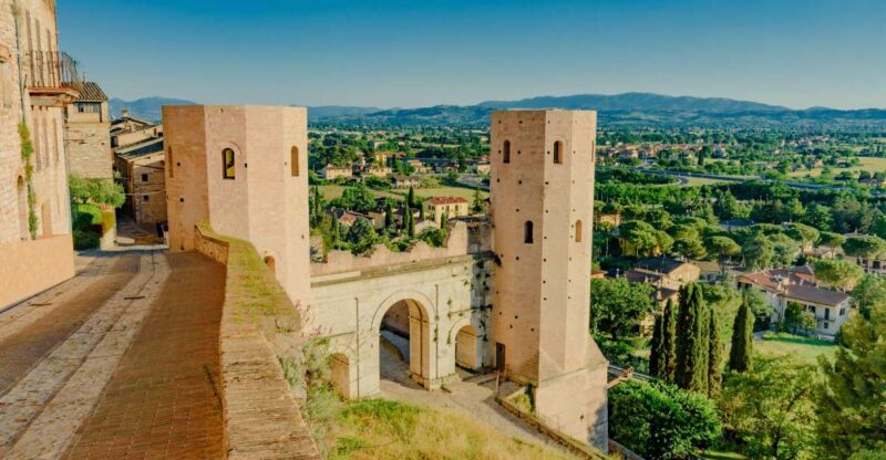 Umbria: Spello to Assisi Trekking on Mount Subasio + Lunch - Scenic Landscapes