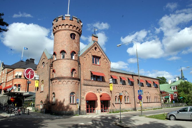 Umea Private Transfer From Umea City Centre to Umea Airport - Meeting and Pickup