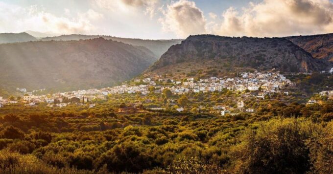 Uncharted East Crete & Local Secrets From Herakion - Tour Customization & Lunch Recommendations