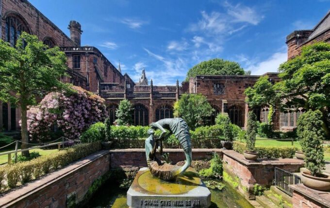 Uncover Ghostly Chester: In-App Audio Tour of Eerie Tales - Discover Echoes of the Past