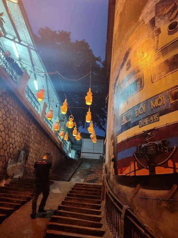 Uncover Hanoi's Hidden Treasures: Old Quarter & Train Street - Discovering Ma May Ancient House