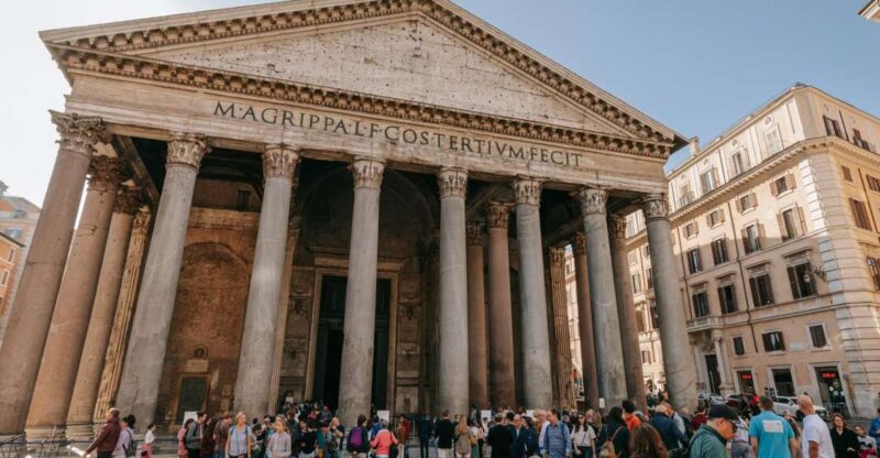Uncover Roman History: Pantheons Dome, Art, and Raphael - Highlights of the Pantheon