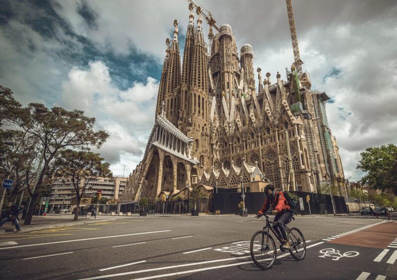 Uncover Sagrada Familia: Gaudí's Designs and Museum Exhibits - Architectural Significance and Design