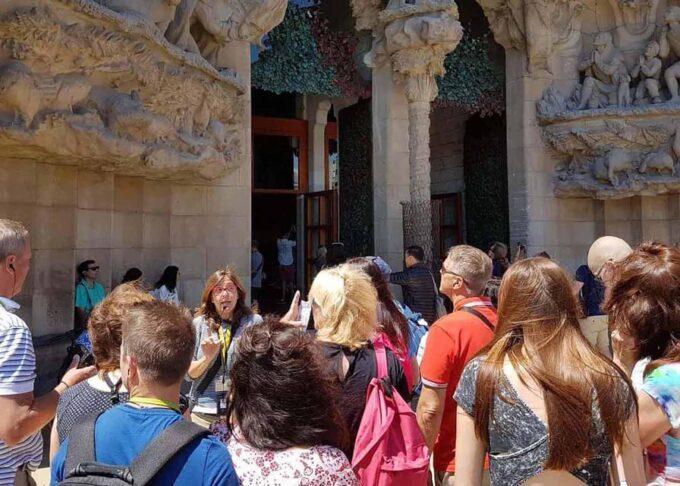 Uncover Sagrada Familia: Gaudí's Designs and Museum Exhibits - Boarding and Support Information