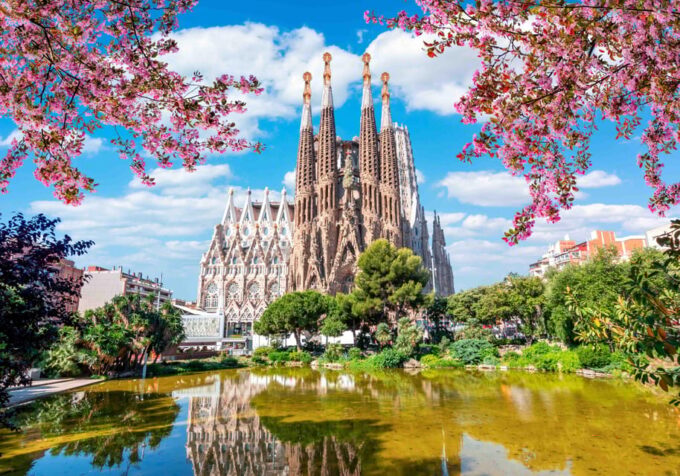 Uncover Sagrada Familia: Gaudí's Designs and Museum Exhibits - Additional Tour Details