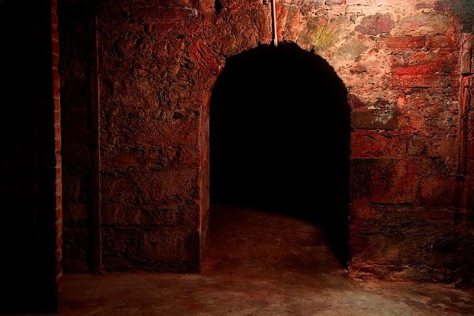 Underground Vaults Walking Tour in Edinburgh Old Town - Prohibited Items and Activities