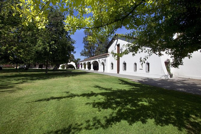 Undurraga Wine Tasting Tour From Santiago - Pickup and Meeting Details