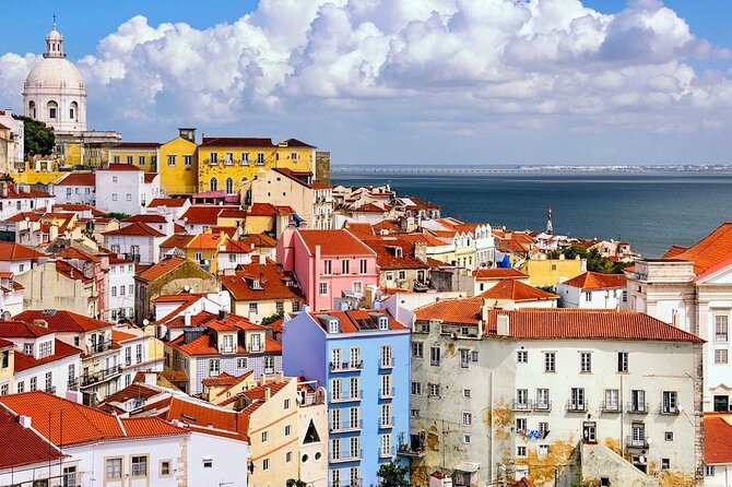 Unforgettable 3 Hours Lisbon City Tour With Tuk Tuk - Friendly and Knowledgeable Tour Guide
