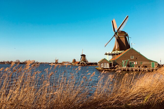 Unique Dutch Villages Zaanse Schans, Dutch Farm and Giethoorn Tour Including a Boat Ride - Cruising Through Picturesque Canals