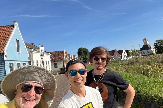 Unique Dutch Villages Zaanse Schans, Dutch Farm and Giethoorn Tour Including a Boat Ride - Knowledgeable and Accommodating Guide