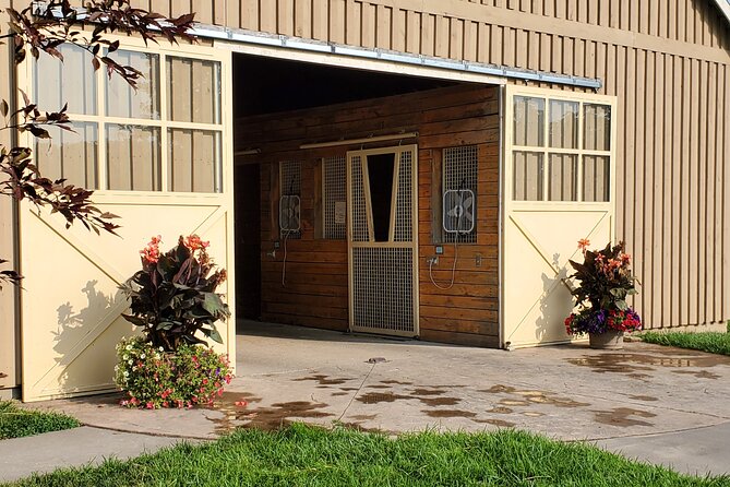 Unique Horse Farm Tours With Insider Access to Private Farms - Guide Expertise and Tour Style