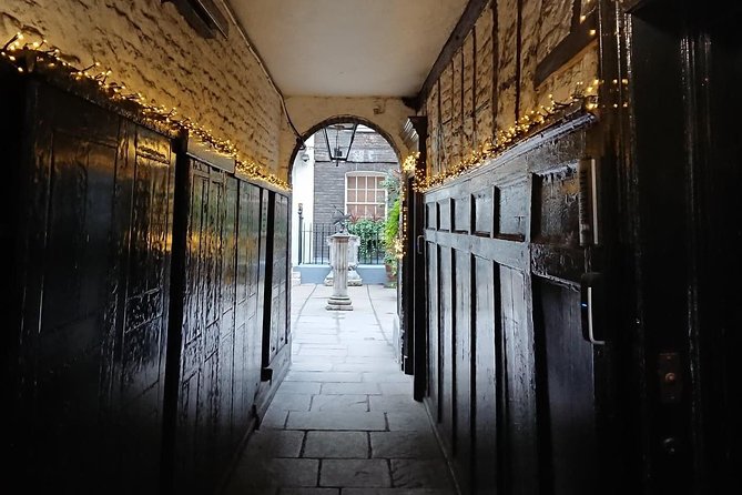Unique London Walk: Secrets of Mayfair - Private Tour - Taking in Iconic Department Stores