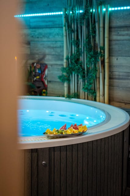 Unique Private Spa With Jacuzzi and Sauna in Prague - Key Points
