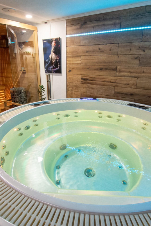 Unique Private Spa With Jacuzzi and Sauna in Prague - Restrictions and Important Information