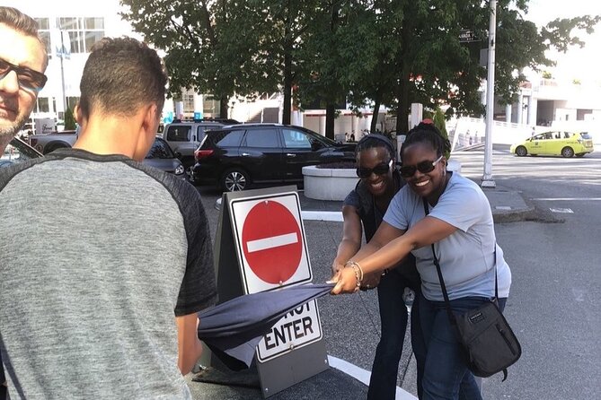 Unique Scavenger Hunt in Kingston by Zombie Scavengers - Booking Information