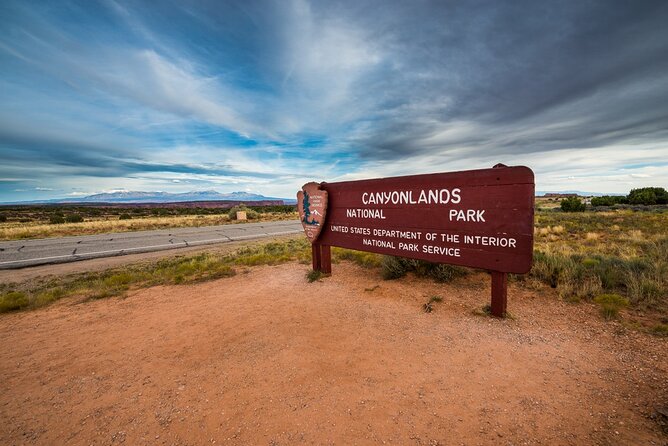 Unique Sunset In Moab: Canyonlands, Long Canyon by 4x4 & Hike - Safety and Preparation