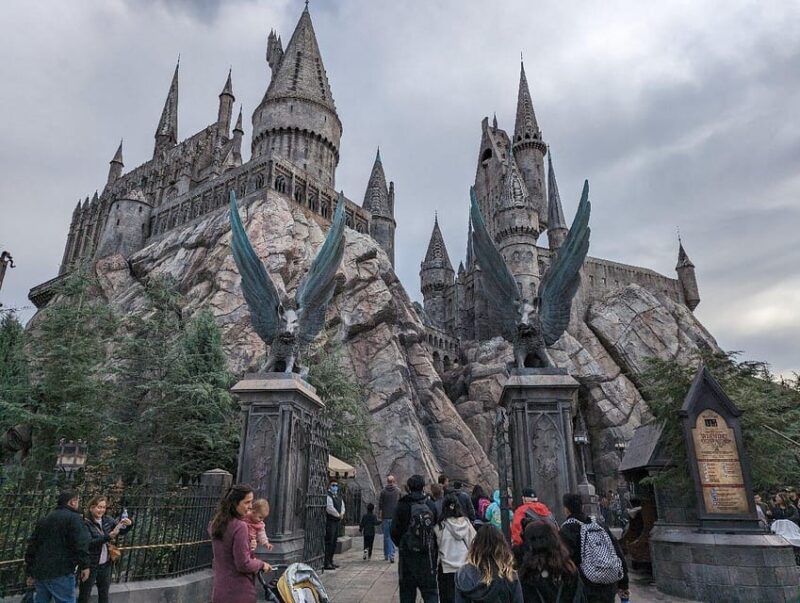 Universal Studios & Celebrity Homes Tour - Activities Included