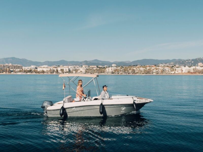 Unlicensed Boat in Puerto Banús - Highlights