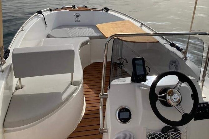 Unlicensed Boat Rental in Puerto Banús, Marbella. - Inclusions and Pricing
