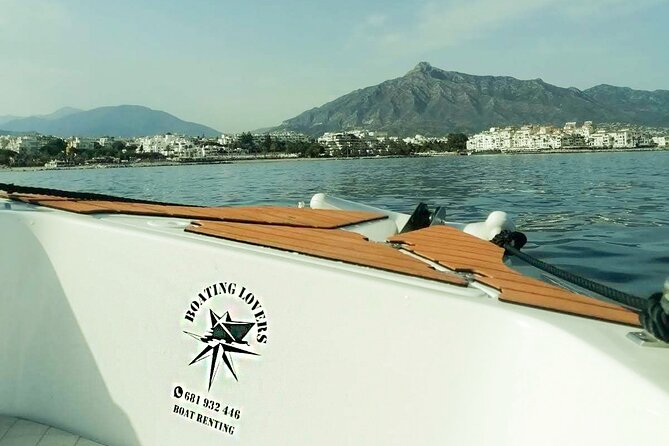 Unlicensed Boat Rental in Puerto Banús, Marbella. - Meeting Point and Accessibility