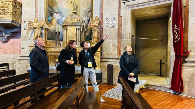 Unveiled Secrets of Porto + Olive Oil Tasting - Exploring Portos Society