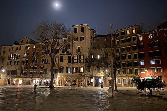 Unveiling Venices Ghosts: A Walking Tour - Eerie Alleyways and Canals