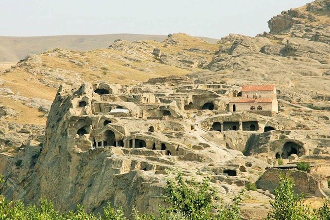 Uplistsikhe Cave-Town and Mtskheta Private Tour With Included Traditional Lunch - Traditional Lunch in Mtskheta