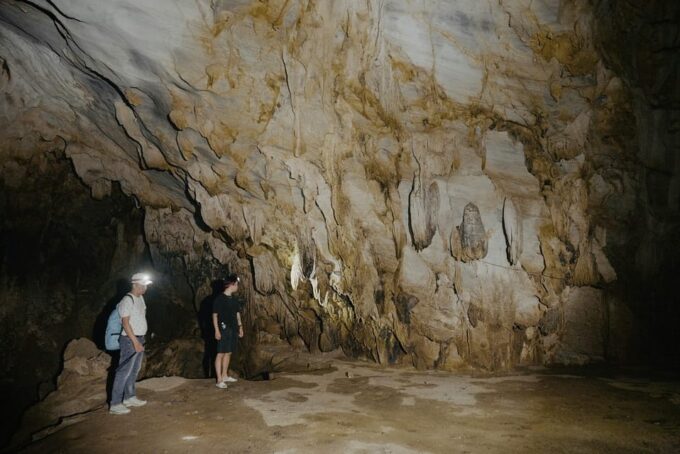 Upper Duden Waterfall, Cave, Canyon, Tomb Ruins, Large Info - Exploring the Upper Duden Waterfall