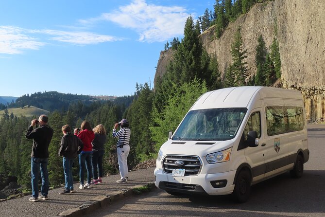Upper Loop Tour and Lamar Valley From West Yellowstone With Lunch - Cancellation Policy