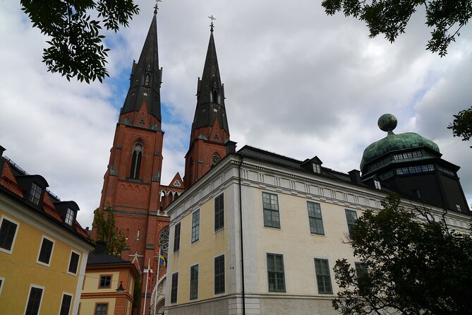 Uppsala Must See 2h City Walk - 2h Tour of All Big Attractions! - Meeting Point and Logistics