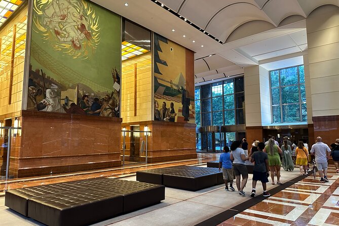 UPTOWN FUNK: 1 Hour Guided City Walking Tour in Charlotte - Exploring Uptown Charlotte