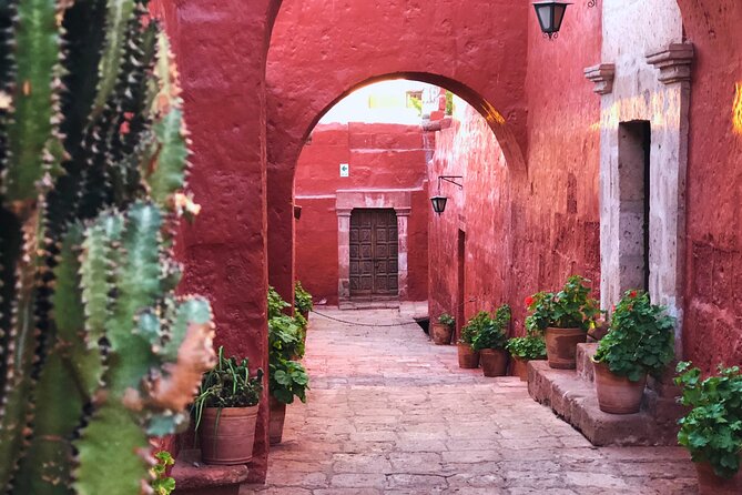 Urban Wonders in Arequipa: City Tour and Monastery - Appreciating Arequipas Architecture